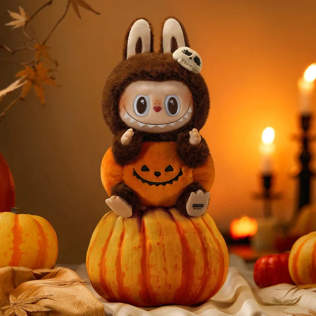 Add a festive touch to your display with the POP MART THE MONSTERS – Happy Halloween Party Labubu 15cm Vinyl Plush Keychain (Pumpkin Edition), featuring Labubu in a pumpkin suit, perfect for Halloween decoration and collecting.